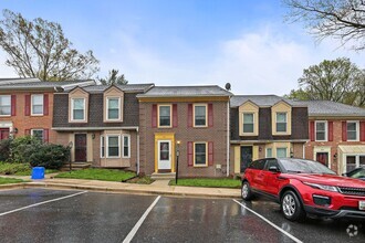 Building Photo - 3831 Gateway Terrace