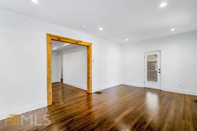 Building Photo - 1810 Langston Ave SW