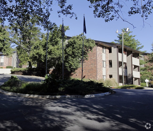 Building Photo - Berkley Pointe Apartments