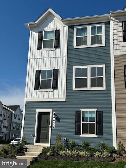 Building Photo - 439 17th Ave