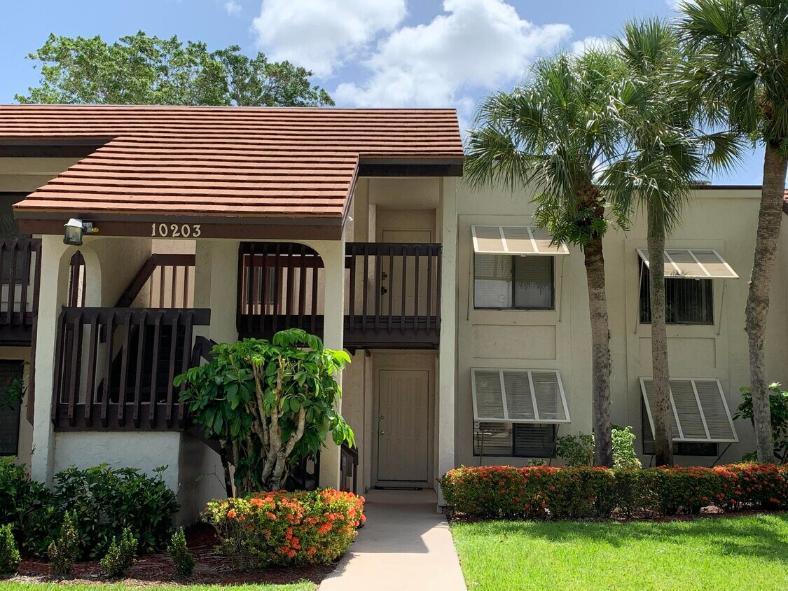 Primary Photo - 10203 Mangrove Dr
