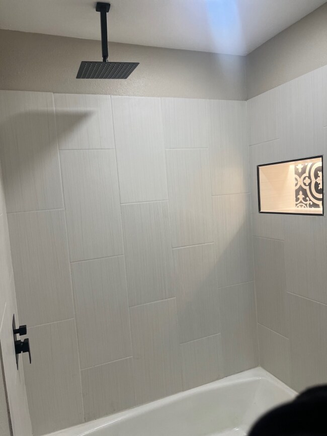 Foto del edificio - 1331 N Cloverleaf Pl