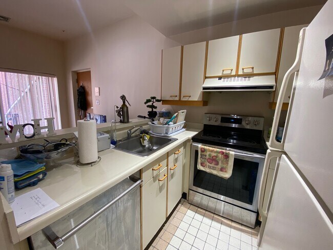 Kitchen - 42 Worcester Sq