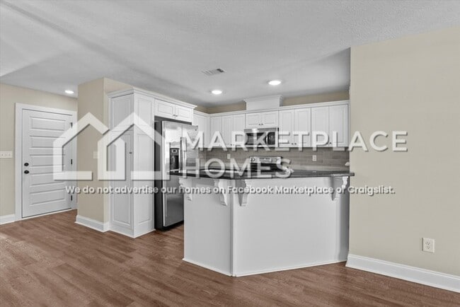 Building Photo - 2205 Perrins Ln