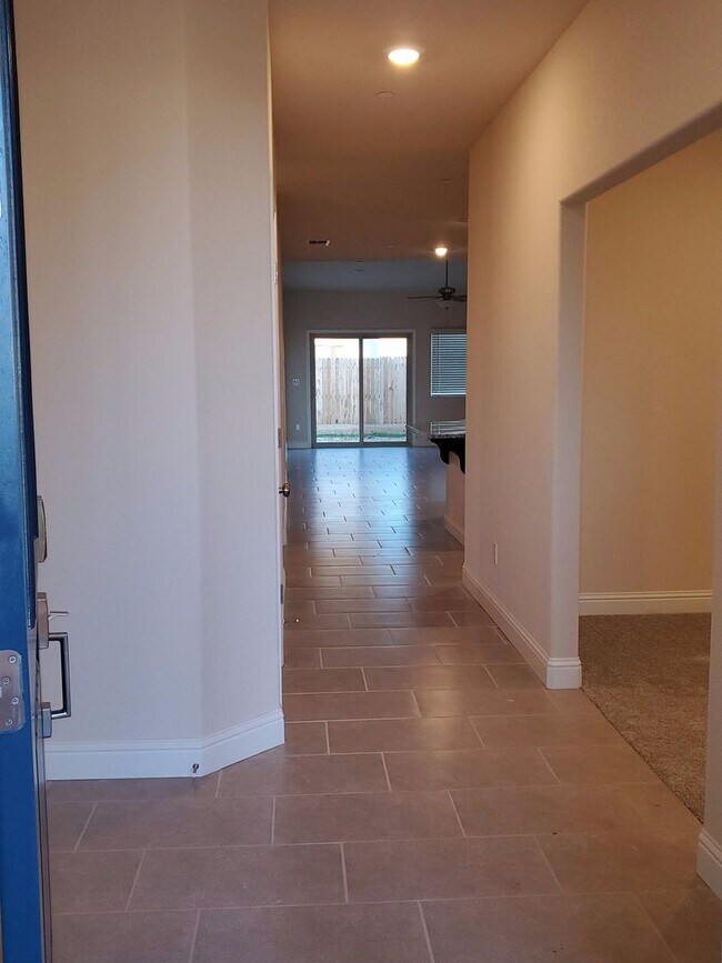 Building Photo - Cozy, 3 bedroom Lennar home with a bonus r...