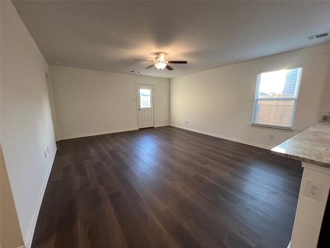 Building Photo - 132 Maywood Ln