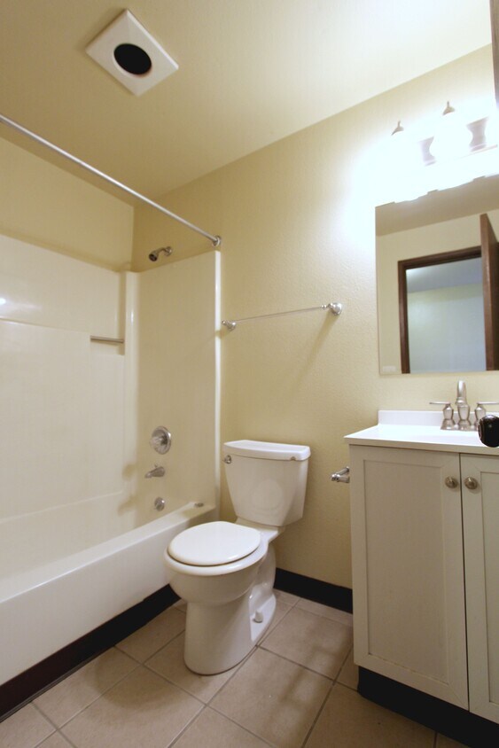 Foto principal - 15455 4th Ave SW
