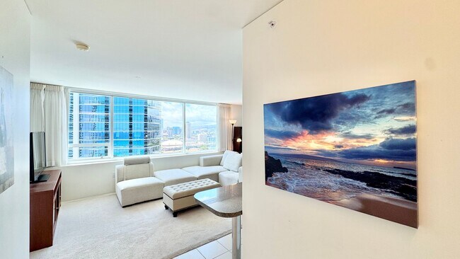 Foto del edificio - 2 BED/2 BATH FURNISHED UNIT AT HIGHLY DESI...