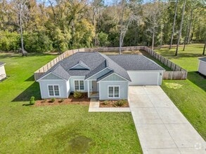 Building Photo - 111 Edinborough Dr