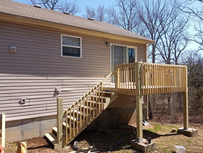 Foto del edificio - Single Family Home in Merriam Woods