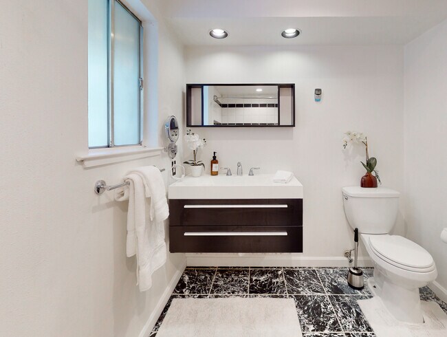 Foto del edificio - 870 Southwood Blvd