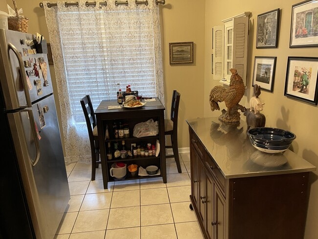 Building Photo - 7701 Baymeadows Cir W