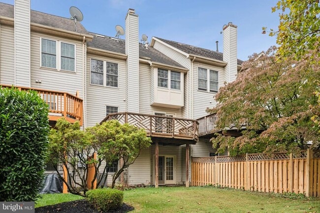 Building Photo - 15831 Glacier Ct