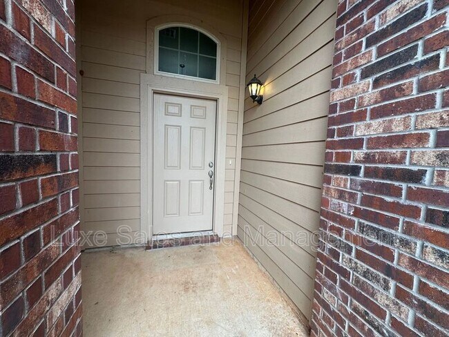 Foto del edificio - 13733 The Brook Blvd