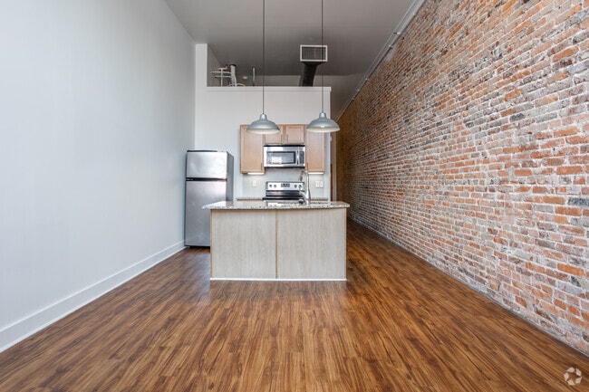 1BR, 1BA - 600SF - Living Room - Dannenberg West