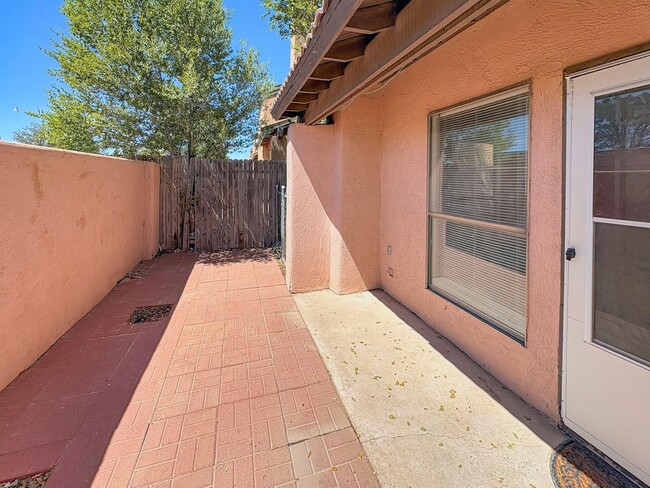 Building Photo - 4016-4022 North Calle Grande