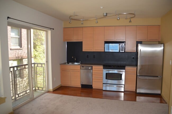 Building Photo - Amazing Capitol Hill Studio - GREAT DEAL!