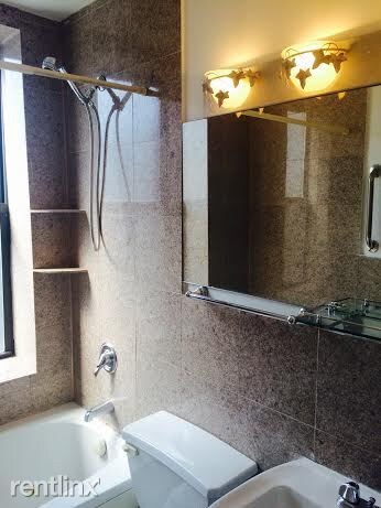 Foto del edificio - 1 br, 1 bath  - 74 W 103rd St