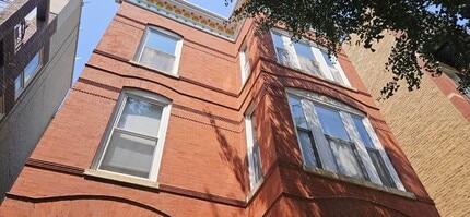 Building Photo - 304 W Evergreen Ave