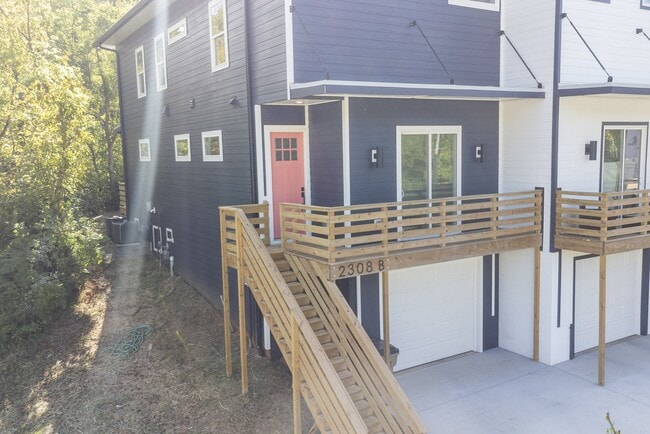Photo - 2308 Lloyd Ave Townhome