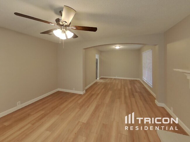 Foto del edificio - 1204 Shakleford Cir