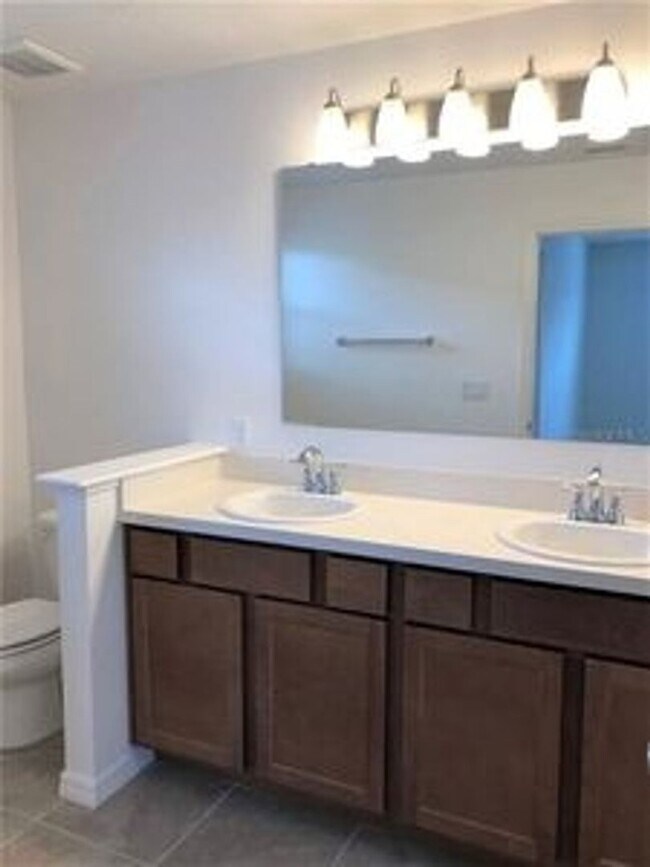 Foto del edificio - 3847 Exeter Ln