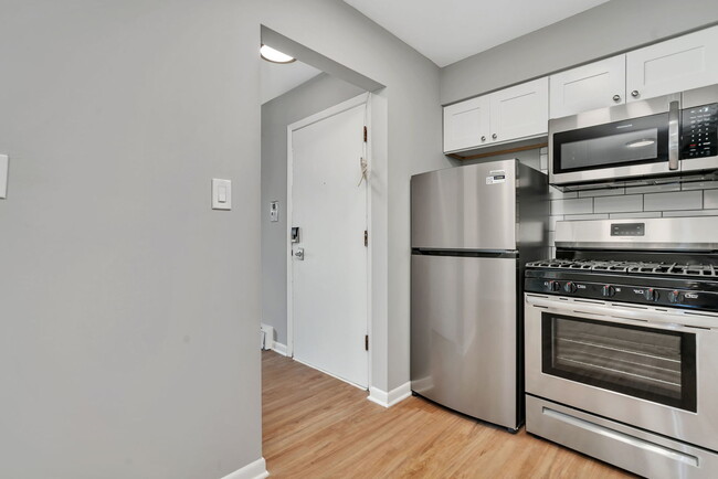 Foto del edificio - 913 Plainfield Rd