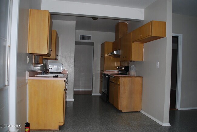 Building Photo - 5202 Cornell Ave