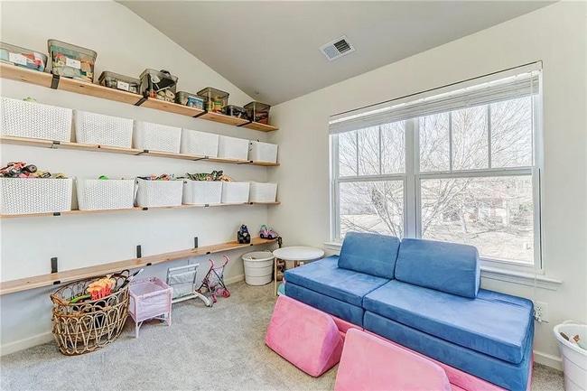 Building Photo - 160 Renford Rd