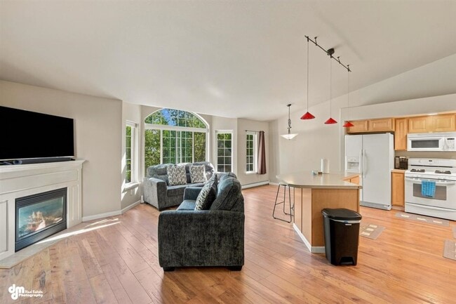 Building Photo - 4116 E Country Fair Dr