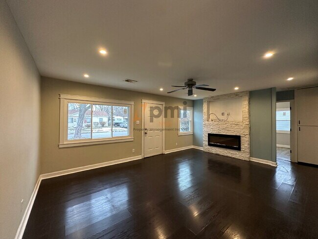 Foto del edificio - 7752 Beech Ave