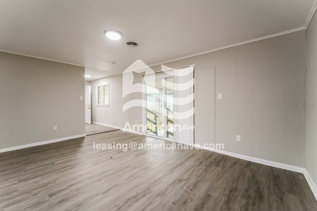 Foto del edificio - 1047 Garden Park Dr
