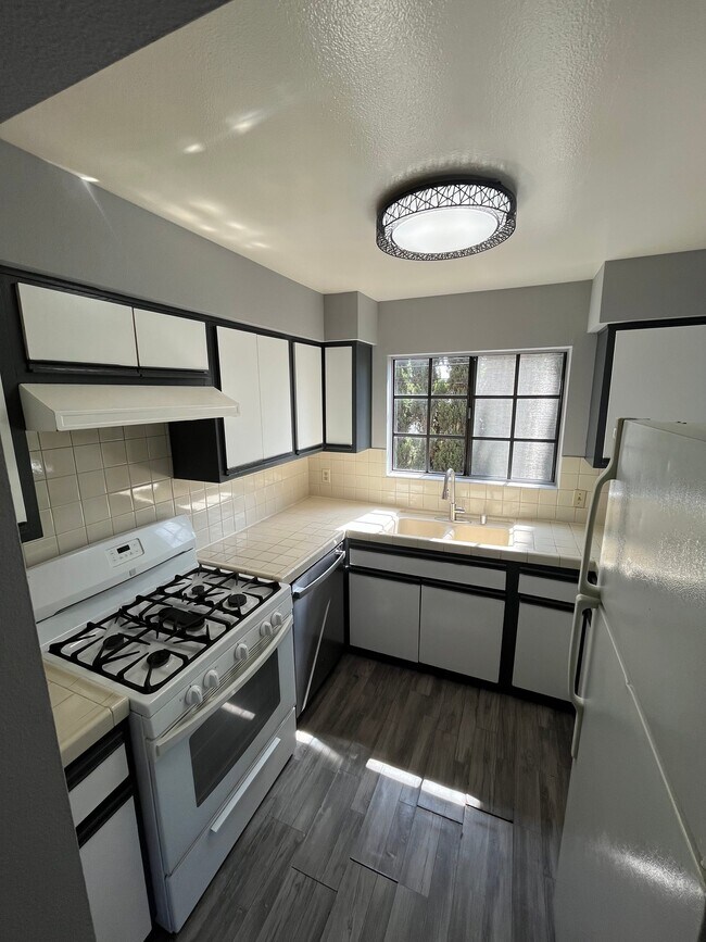 Foto del edificio - 4418 Colfax Ave