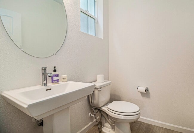 Building Photo - 1502 Sanctuary St