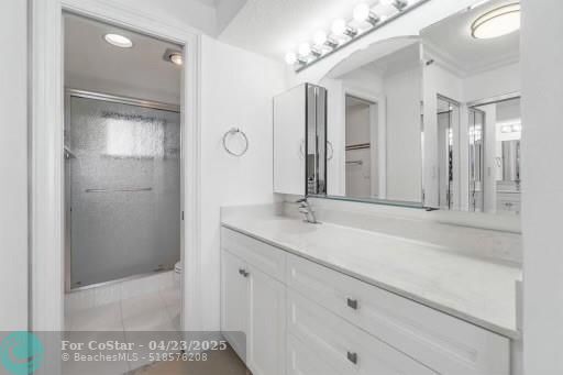 Foto del edificio - 300 Ocean Trail Way