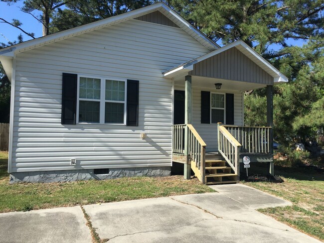 Foto del edificio - CHARMING 3 BEDROOM HOME IN NEW BERN!