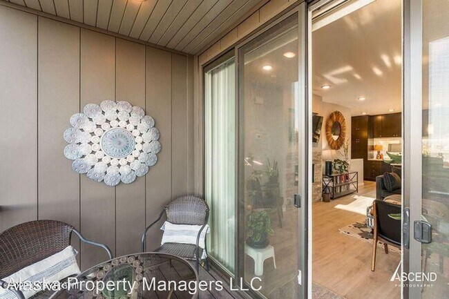 Building Photo - 2 br, 2.5 bath House - 704 Top Rail Lane