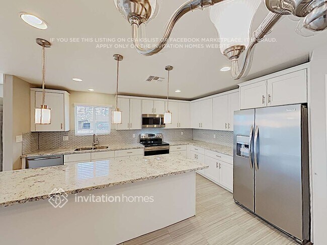 Building Photo - 3224 S Albert Ave