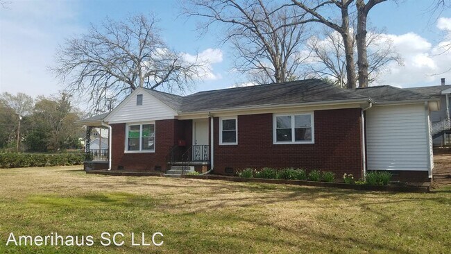 Building Photo - 3 br, 2 bath House - 3 Dempsey Street