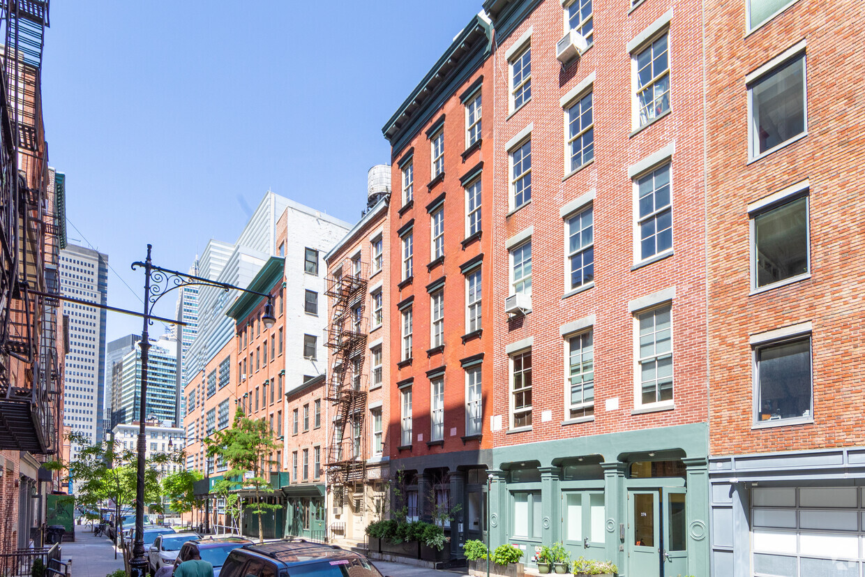 Primary Photo - Voyager Lofts