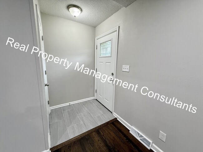 Foto del edificio - Charming 3 Bed Home with Modern Updates in...