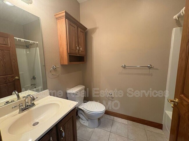 Foto del edificio - 5595 N 17th St