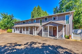 Building Photo - 367 NW Bailey Ave