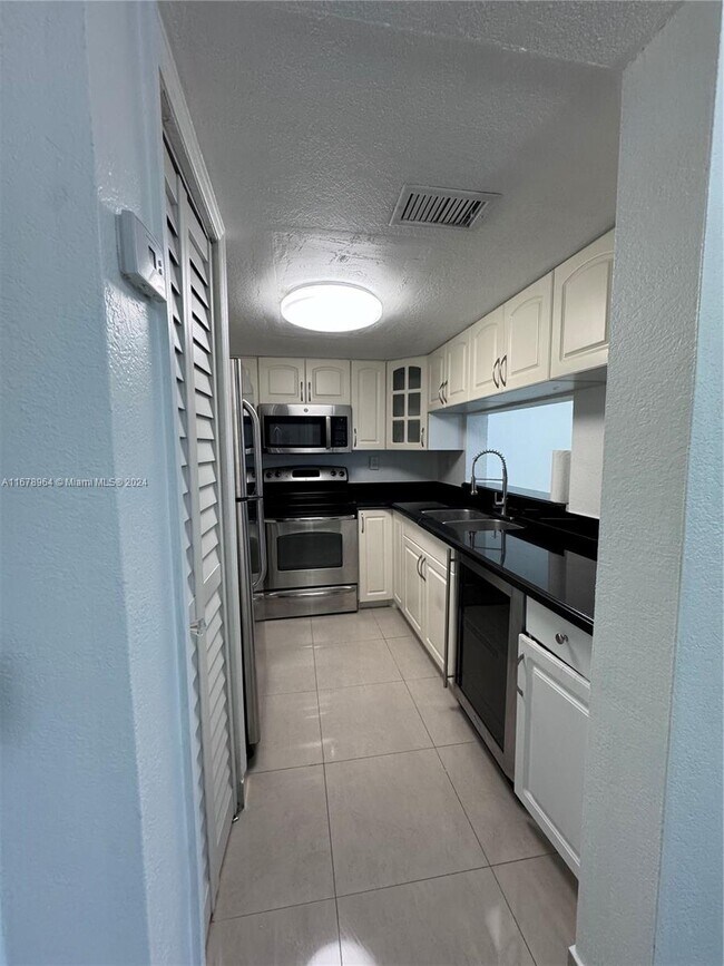 Building Photo - 2075 SW 122nd Ave