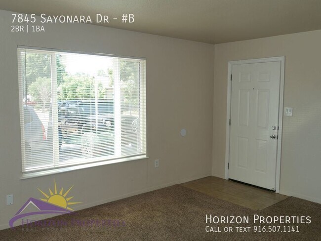 Building Photo - 2 Bed 1 Bath Remodeled Fourplex Unit - Cit...