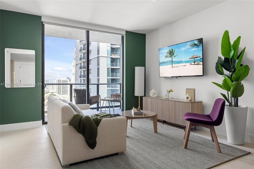 Foto principal - 159 NE 6th St