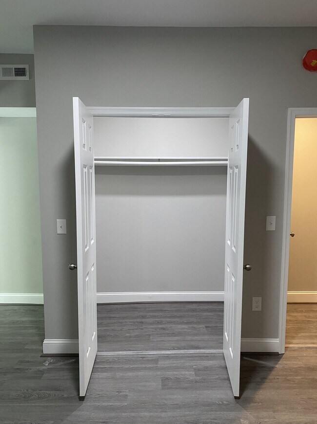 Foto del edificio - 2268 Druid Park duplex