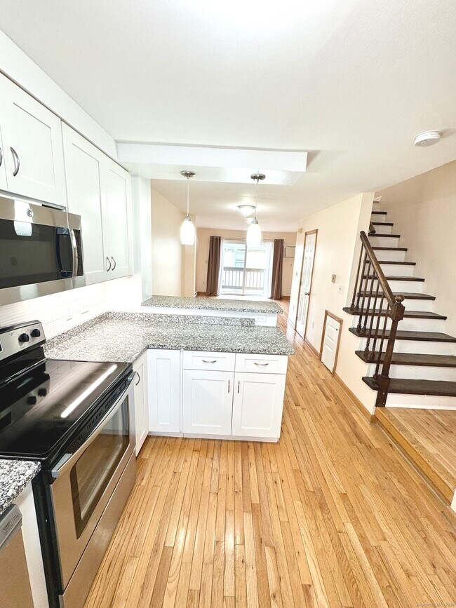 Foto del edificio - 256 Washington Blvd