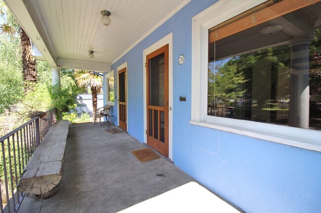 Foto del edificio - tomllc01