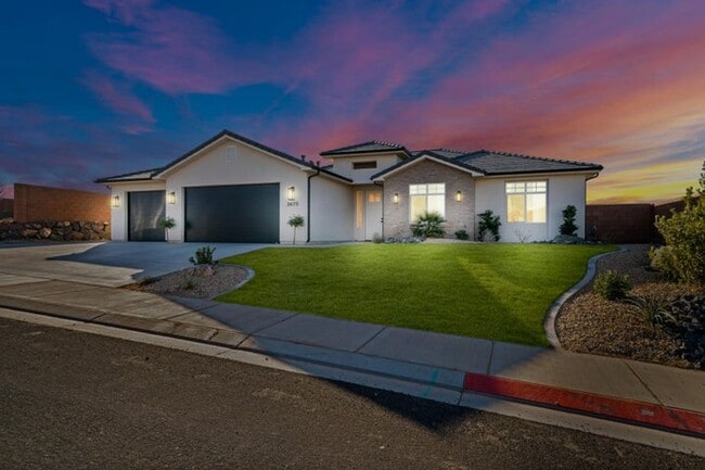 Building Photo - Beautiful Home Near Grandpa's Pond!!